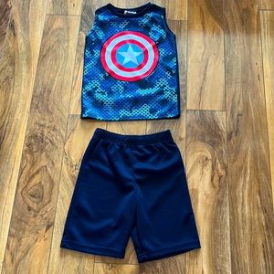 NWOT boys Avengers outfit